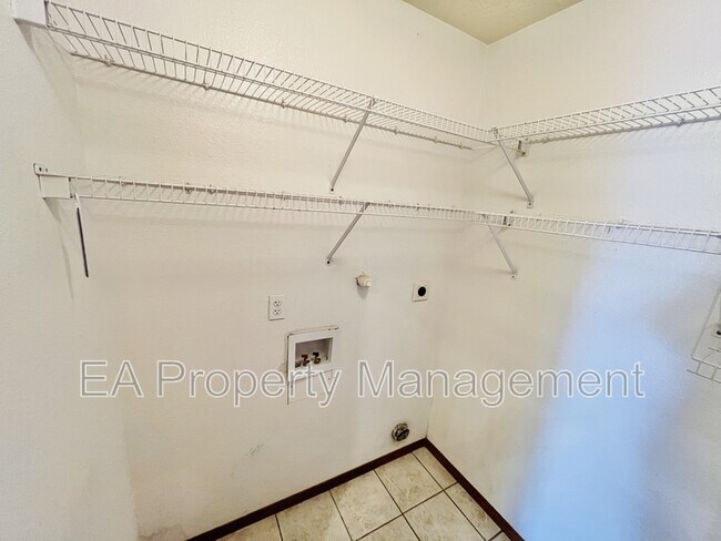 Building Photo - 8016 Lynnhaven Pl NW