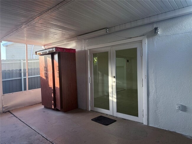 Building Photo - 16700 NW 72nd Ct