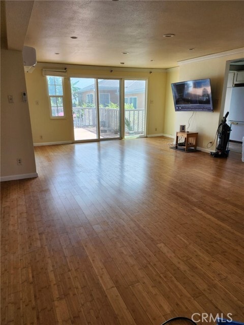 Building Photo - 628 W Floral Dr