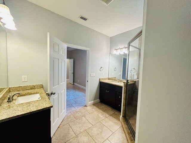 Building Photo - 6804 N Himes Ave