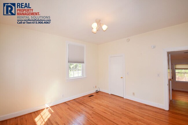Building Photo - Amazing 1BR in Green Hills! Lawncare and washer/dryer included!!