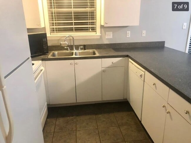 Building Photo - 122 Olive Branch Dr