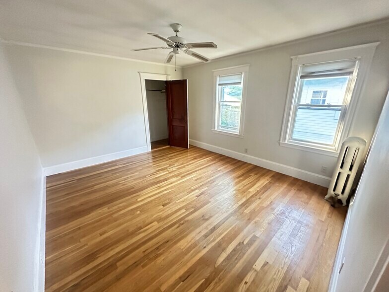 Building Photo - 48 Standish St