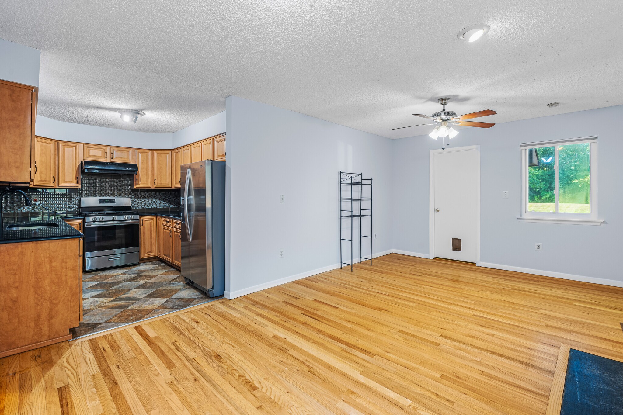 Building Photo - 99 Thoreau Dr