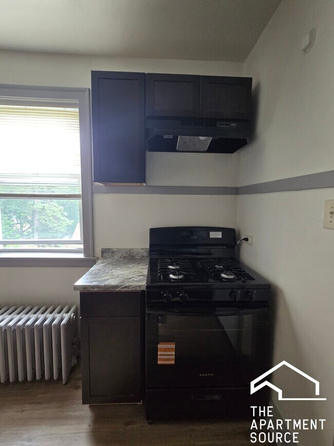 Building Photo - 834 N Massasoit Ave