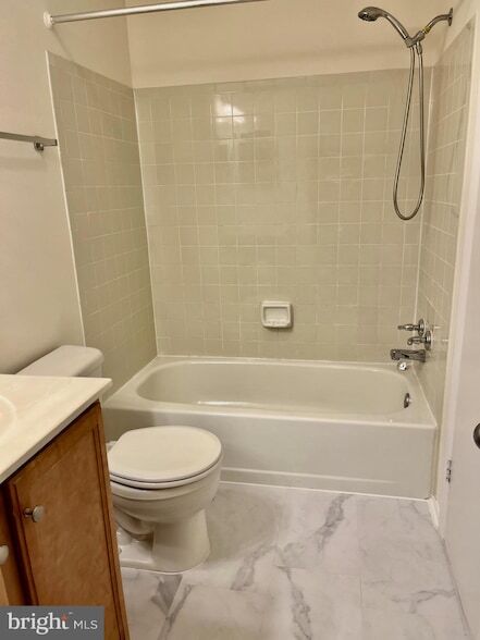 Building Photo - 11703 Olde English Dr