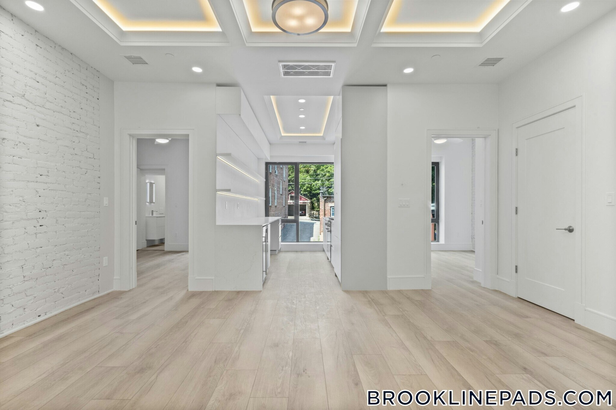 Building Photo - 1580 Beacon St