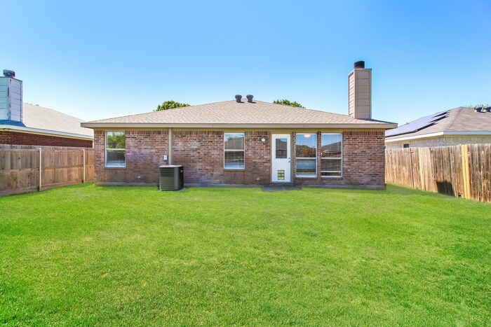 Building Photo - 1909 Canyon Ridge St