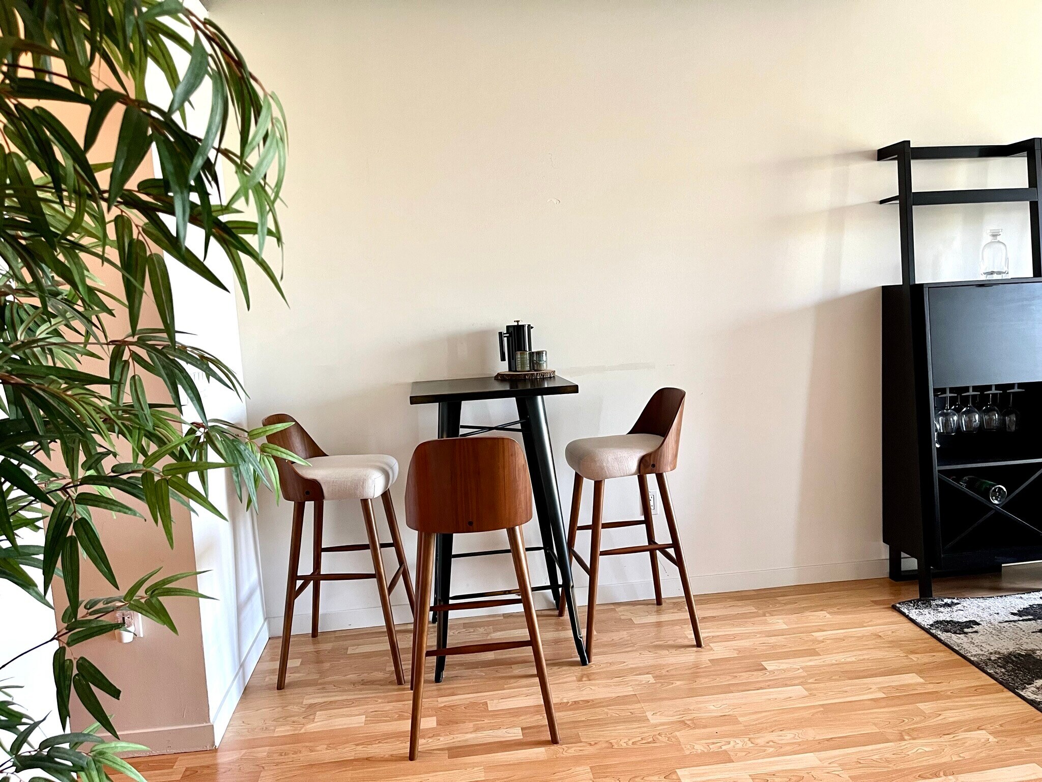 Building Photo - 889 Date St