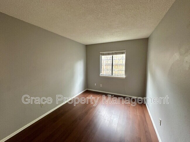 Building Photo - 15941 E Princeton Ave