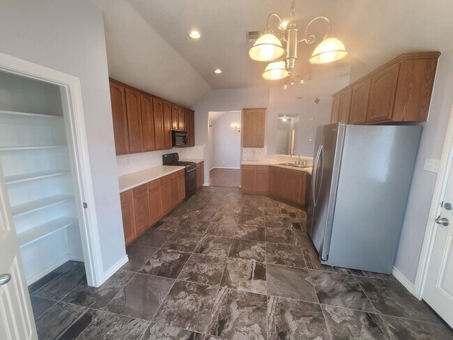 Building Photo - Rowlett Home in Great Location w/ Community Park, Pools, & Playground. Includes All Appliances!
