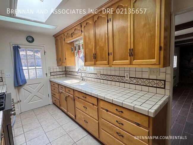Building Photo - 9125 Heatherdale St