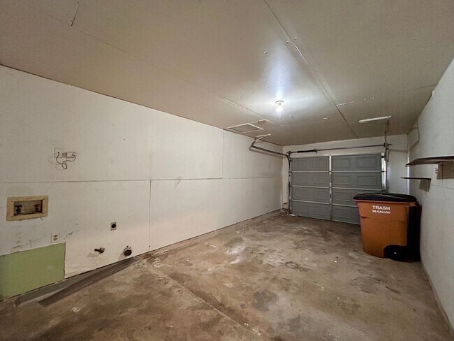 Building Photo - 9315 Kempler Dr