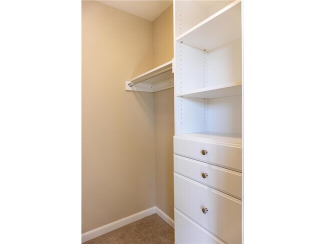 Building Photo - 2974 Clover Ridge Dr