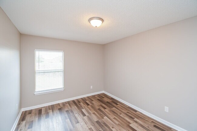 Building Photo - 3159 Fox Squirrel Dr