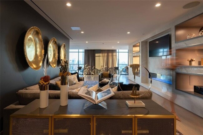 Building Photo - 1400 W Peachtree St NW