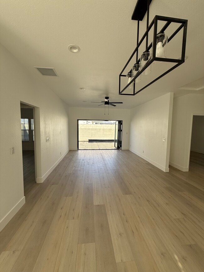 Building Photo - 11483 Delano St