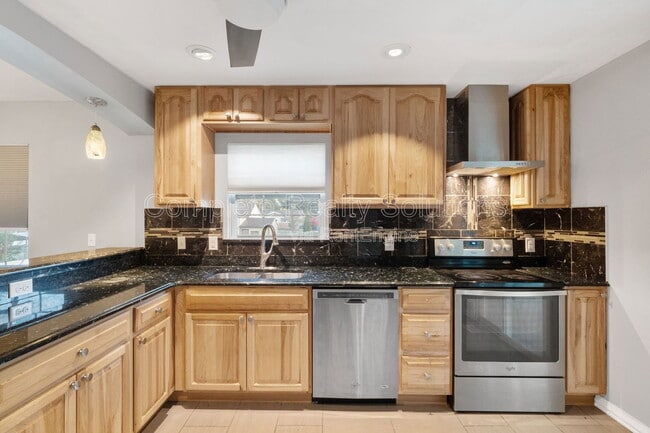 Building Photo - 5339 Vine Ave