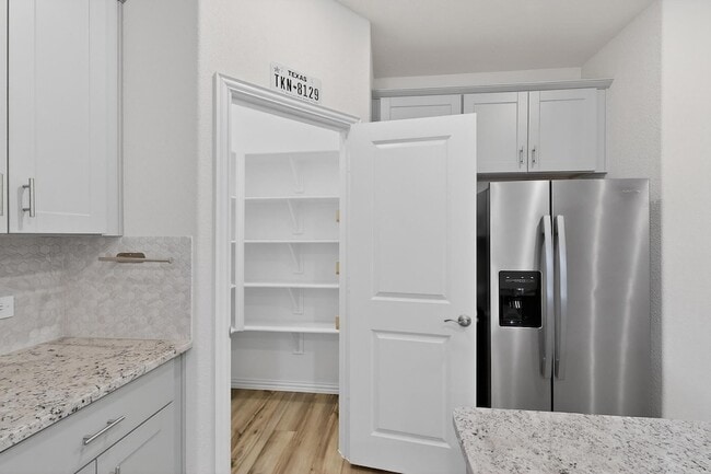 Building Photo - 2927 Brittlebush Dr