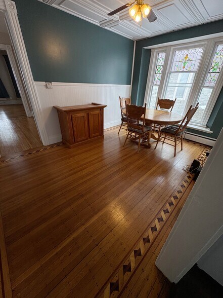 Building Photo - 160 Christiana St