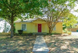 Building Photo - 2216 Palmer Dr