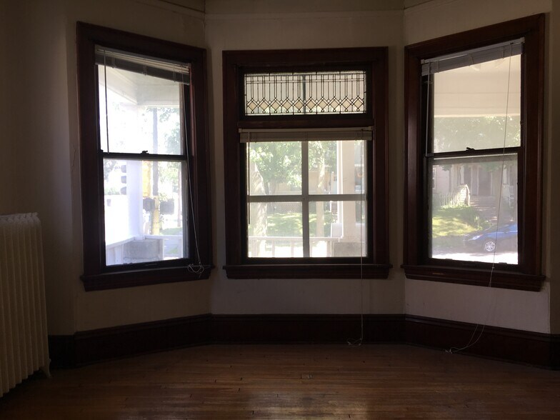 Building Photo - 2600 Emerson Ave S