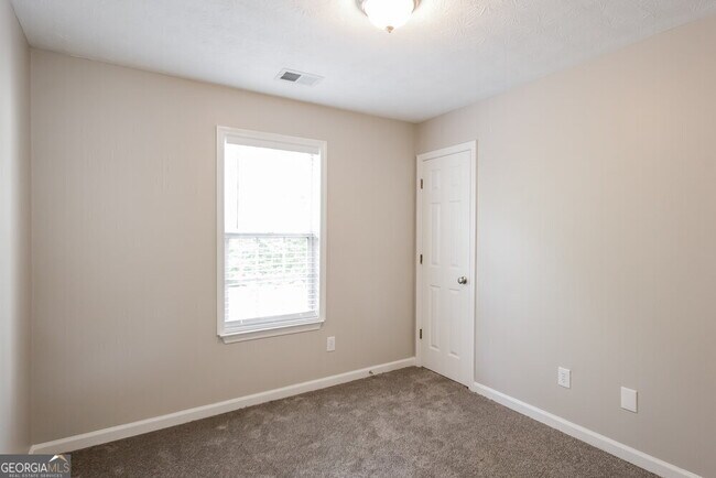 Building Photo - 2599 Field Spring Dr