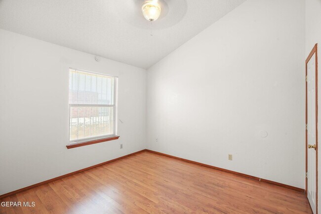 Building Photo - 4612 Loma Grande Dr