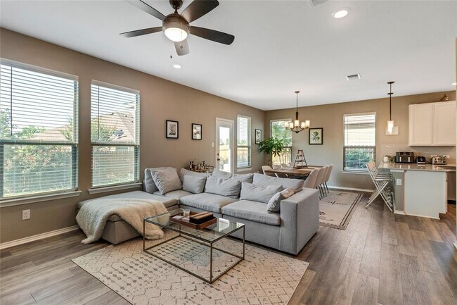 Building Photo - 402 Thunder Valley Trl