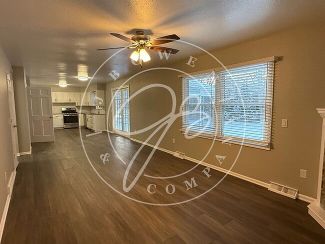 Building Photo - "Charming 3-Bedroom Perrysburg Home with 3 Baths and a Finished Basement!"