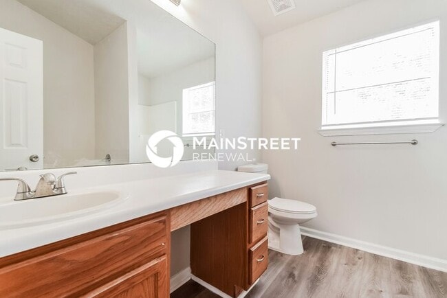 Building Photo - 3 Bedroom Pet-Friendly Home in Riverdale, GA with Main Street Renewal