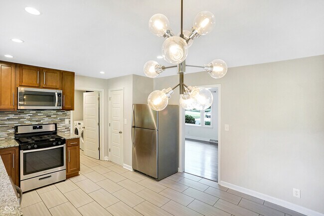 Building Photo - 3315 Beech Dr