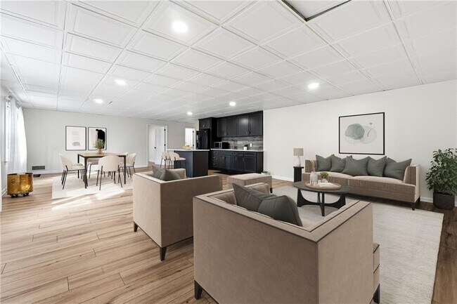 Building Photo - 125 River Park Dr