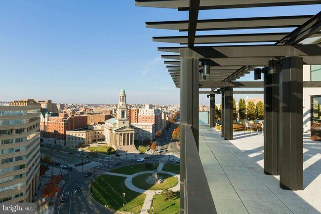 Building Photo - 1133 14th St NW