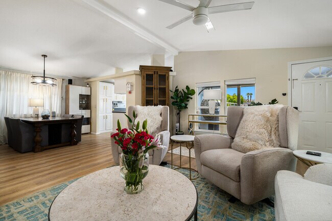 Building Photo - 159 Estrada Way