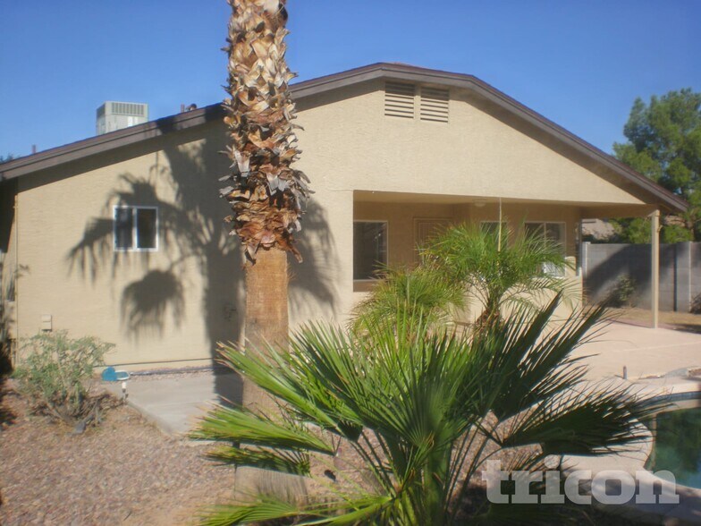 Building Photo - 10221 N 87th Ln