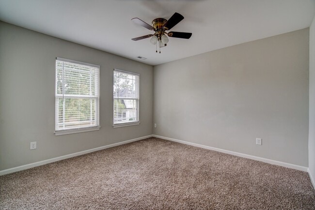 Building Photo - 365 Half Rock Cir