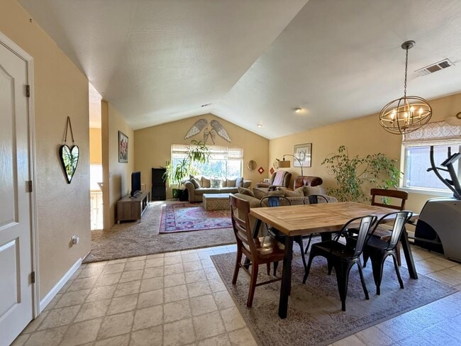 Building Photo - 1176 NE Bonny Doon Ln