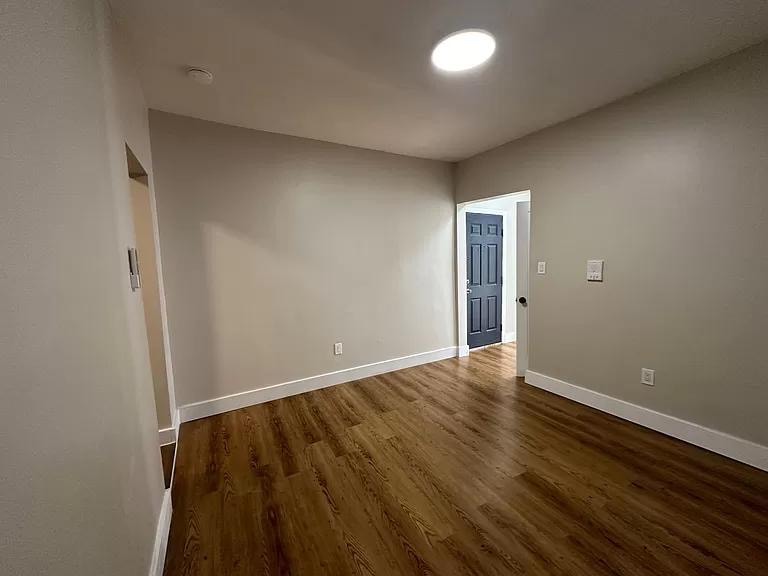 Building Photo - 18 Reed St