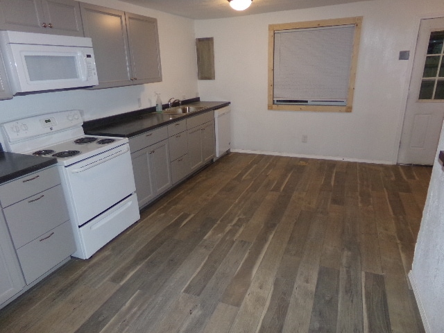 Building Photo - BCR 2545 Theresa Street Residence Unit-