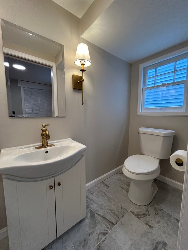 Main Floor Restroom - 1178 Jefferson St