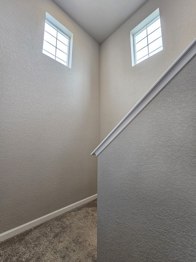 Building Photo - 10869 Wooden Pole Dr