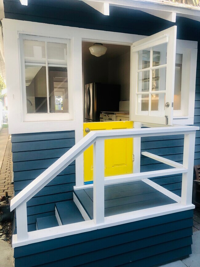 Rear exit off kitchen - 232 Market St