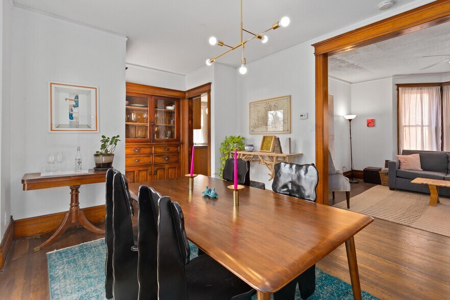 Building Photo - 1531 Vinewood St