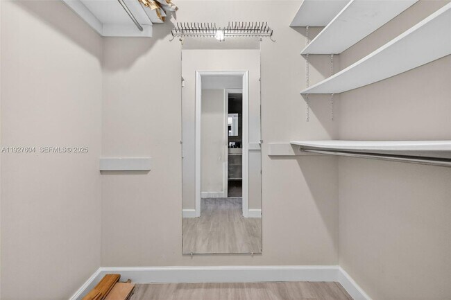 Building Photo - 11 Island Ave