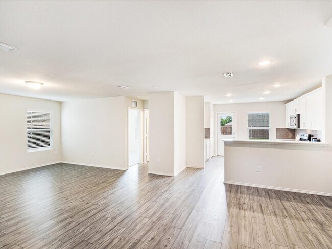 Building Photo - 405 Glendale Dr