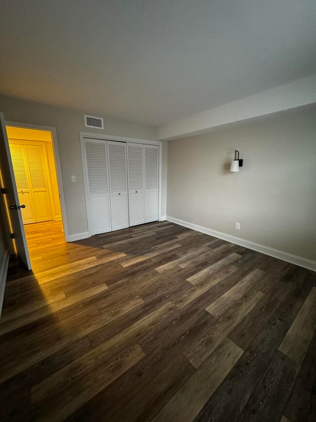 Building Photo - 175 Malabu Dr