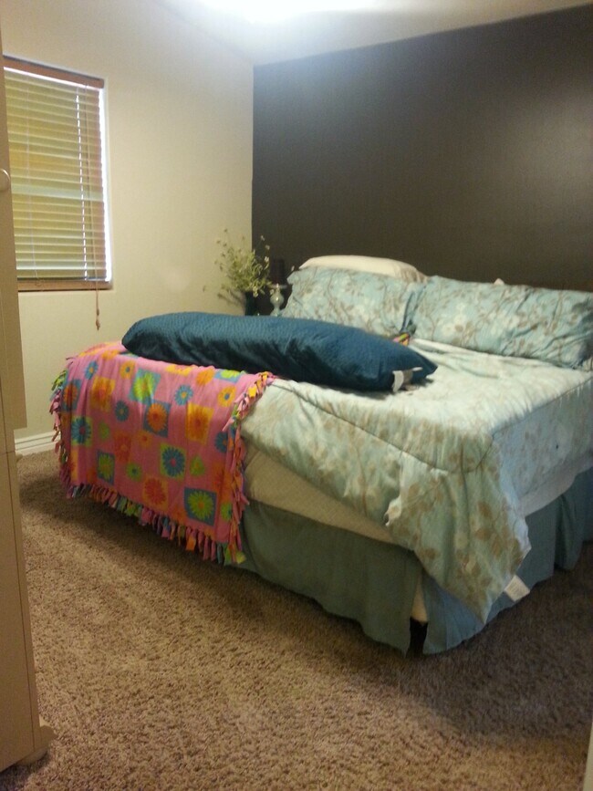 Building Photo - 73 Pheasant Dr