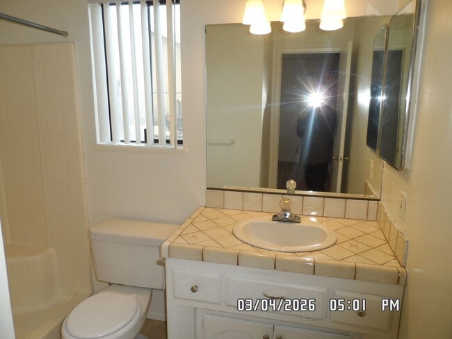 Building Photo - 3 Bedrooms, 1.75 Bathrooms, 2 Car Garage, Fully Fenced, Central Air & Heat, Large Lot, Wood Flooring