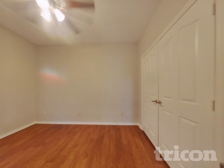Building Photo - 3729 Summersville Ln